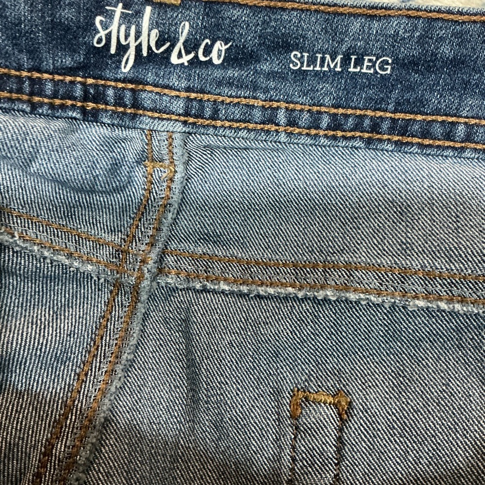🌹 Style & Co Slim Leg Blue Denim Jeans - Size 22W - Picture 3 of 4
